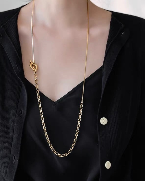 Serpent Raze | Collar de llama de serpiente, acero de titanio de 18 quilates, resistente al agua, cadena multiusos