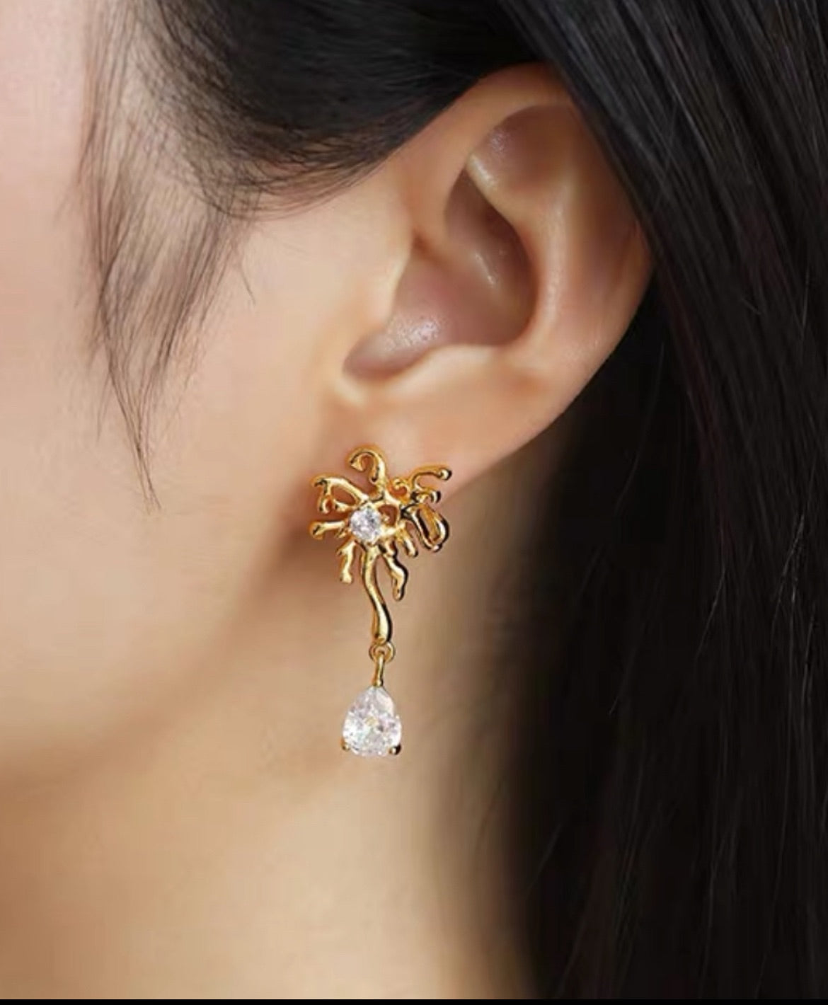 Serie Brillante Años Luz | Pendientes de lujo con circonitas de cobre de 18 quilates y diseño de fuegos artificiales Éclat de Feu