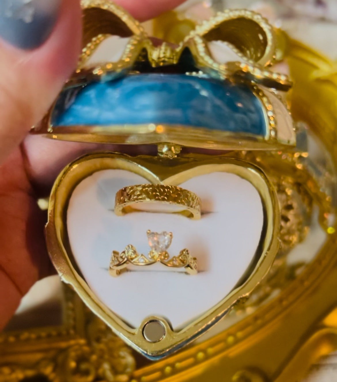 Anillo doble apilable con corona de circonitas y corazón de amor de cobre de 18 quilates resistente a la decoloración