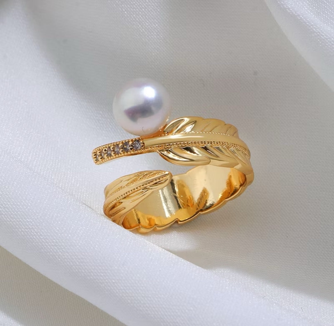 Anillo de perla de agua dulce con pan de oro francés