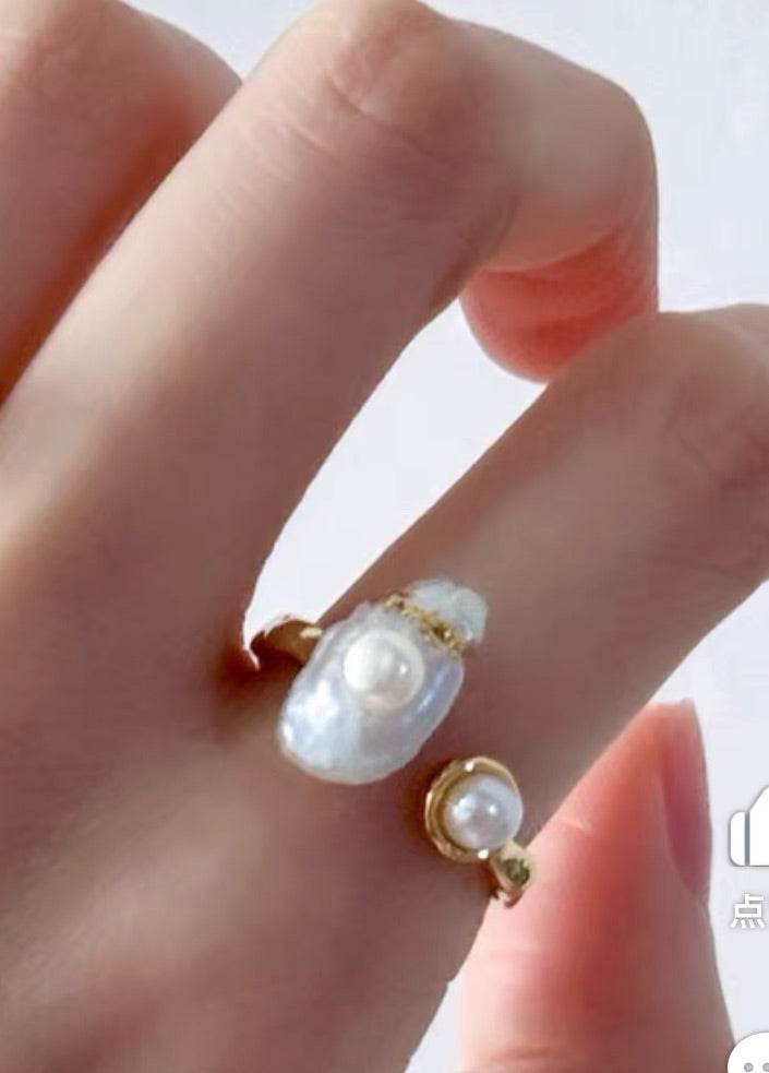 Anillo de agua dulce natural de la serie Poesía Barroca (ajustable)