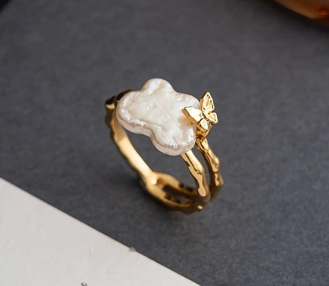 Anillo de agua dulce natural de la serie Poesía Barroca (ajustable)