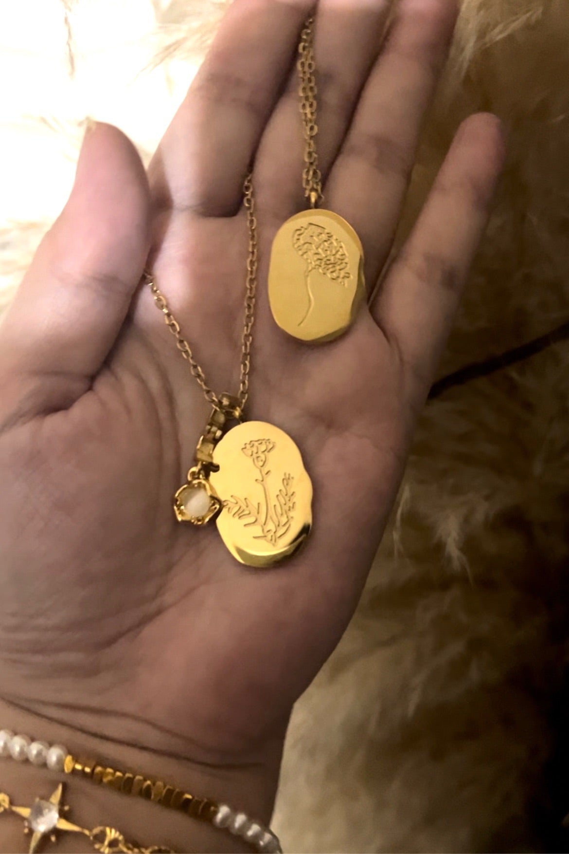 Collar de acero inoxidable resistente al agua con diseño de flor de luna para el 12.º cumpleaños