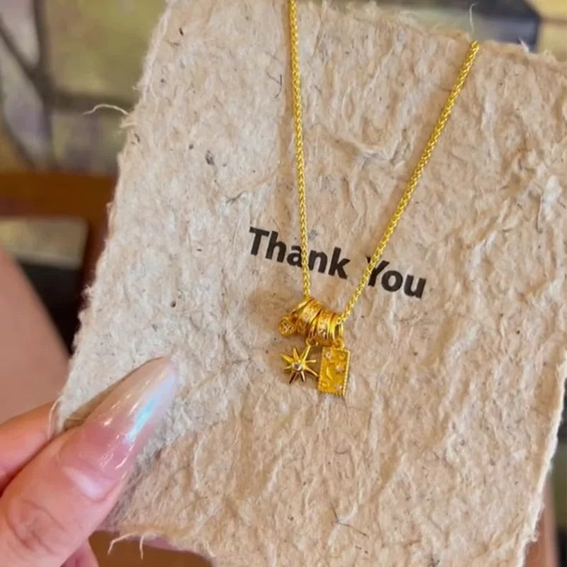 Collar de latón en oro auténtico de 18 quilates con la mitología y leyenda del Amor Santo de la serie Tarot, Estrella y Luna