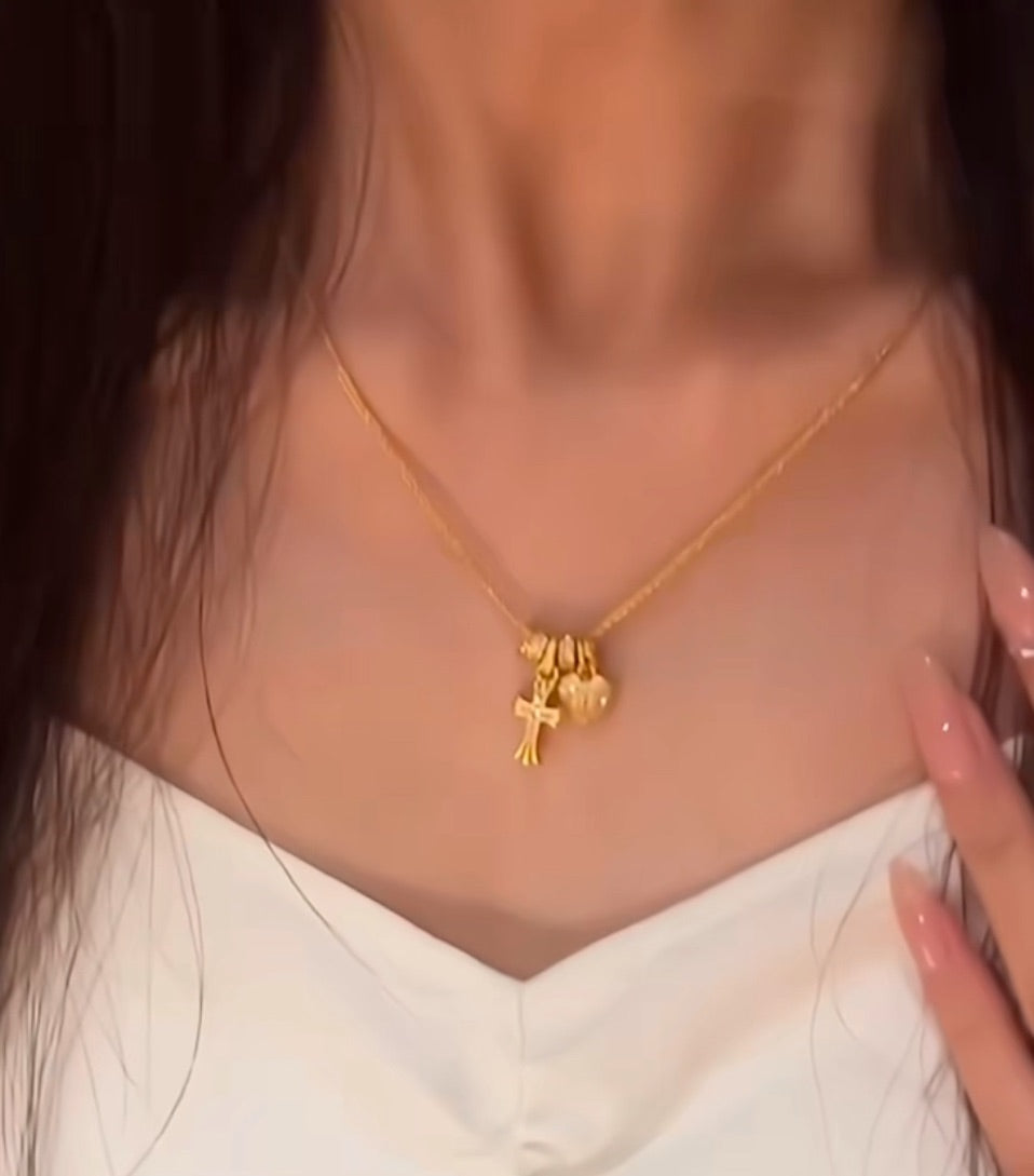 Collar de latón en oro auténtico de 18 quilates con la mitología y leyenda del Amor Santo de la serie Tarot, Estrella y Luna