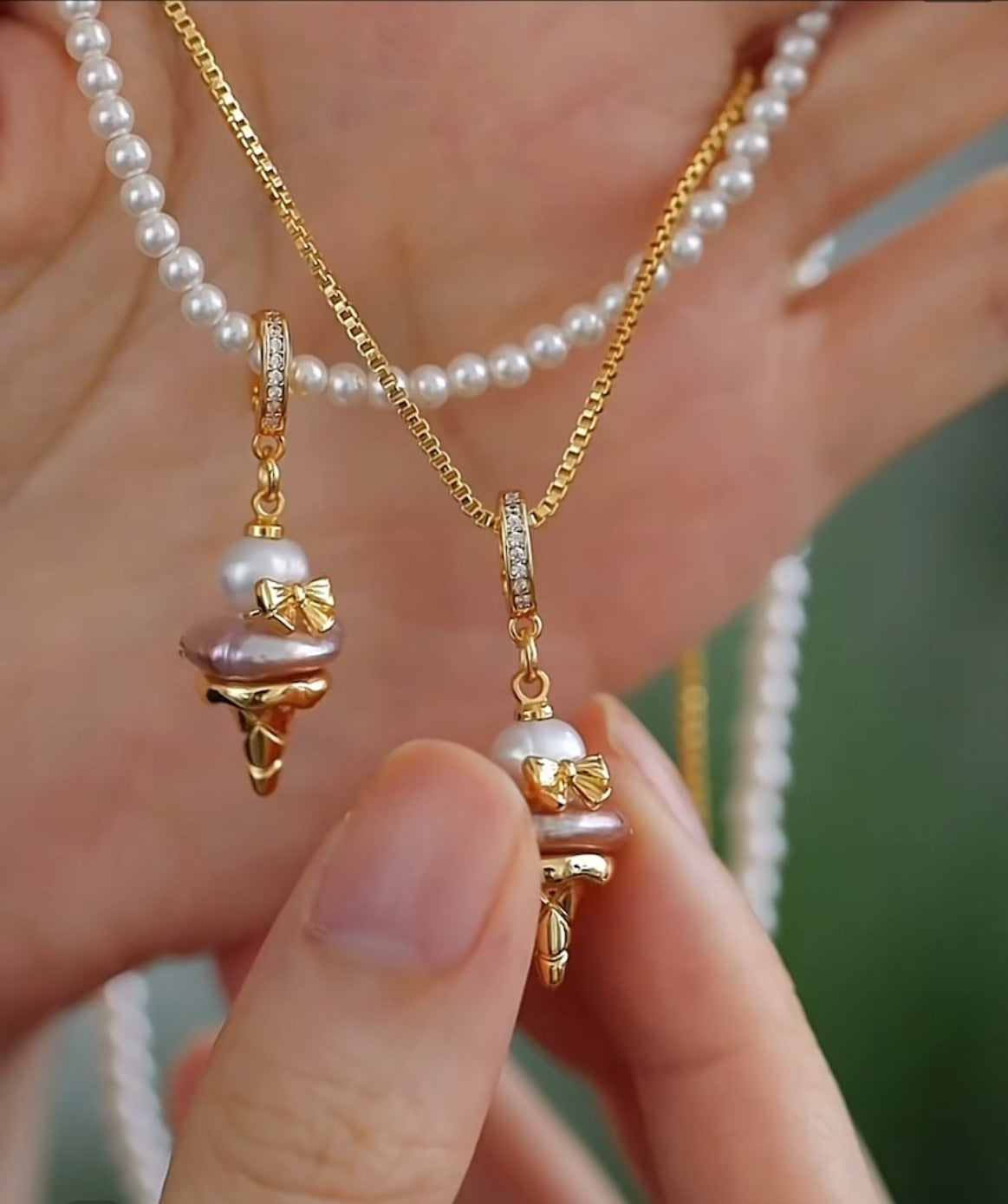 Collar de perlas barrocas con helado La Glace de Paris