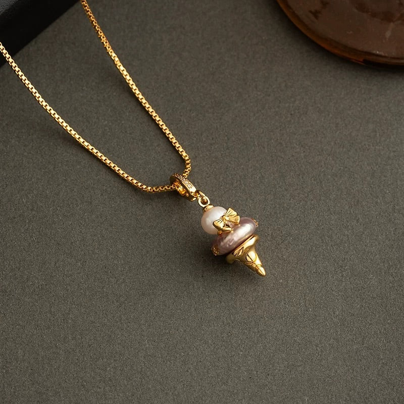 Collar de perlas barrocas con helado La Glace de Paris