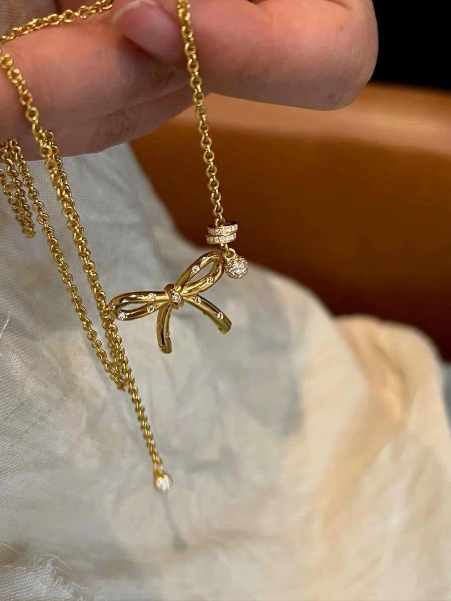 Lo último en la serie Sweetheart Barbie|Conjunto de moño Honey Bow