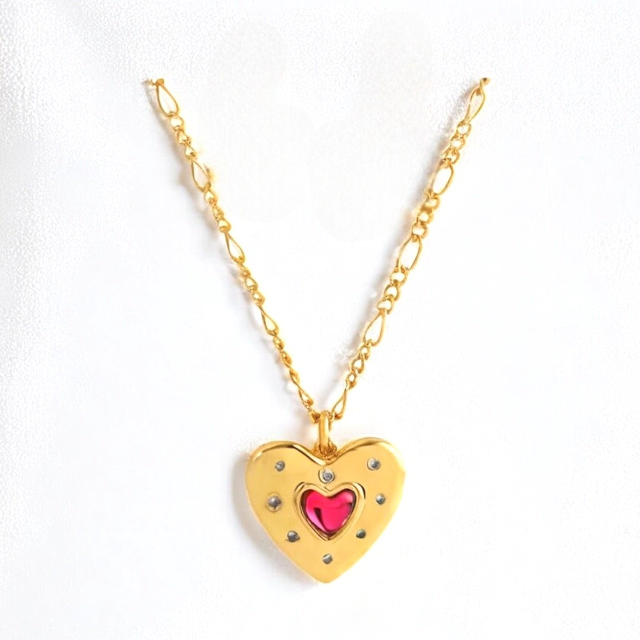 Barbie cariñosa|Collar de corazón