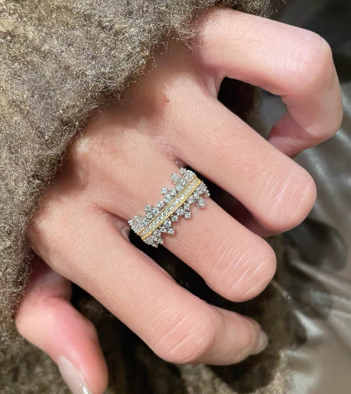 Serie Light Years | Anillo ajustable de extremo abierto Coronación Radiante