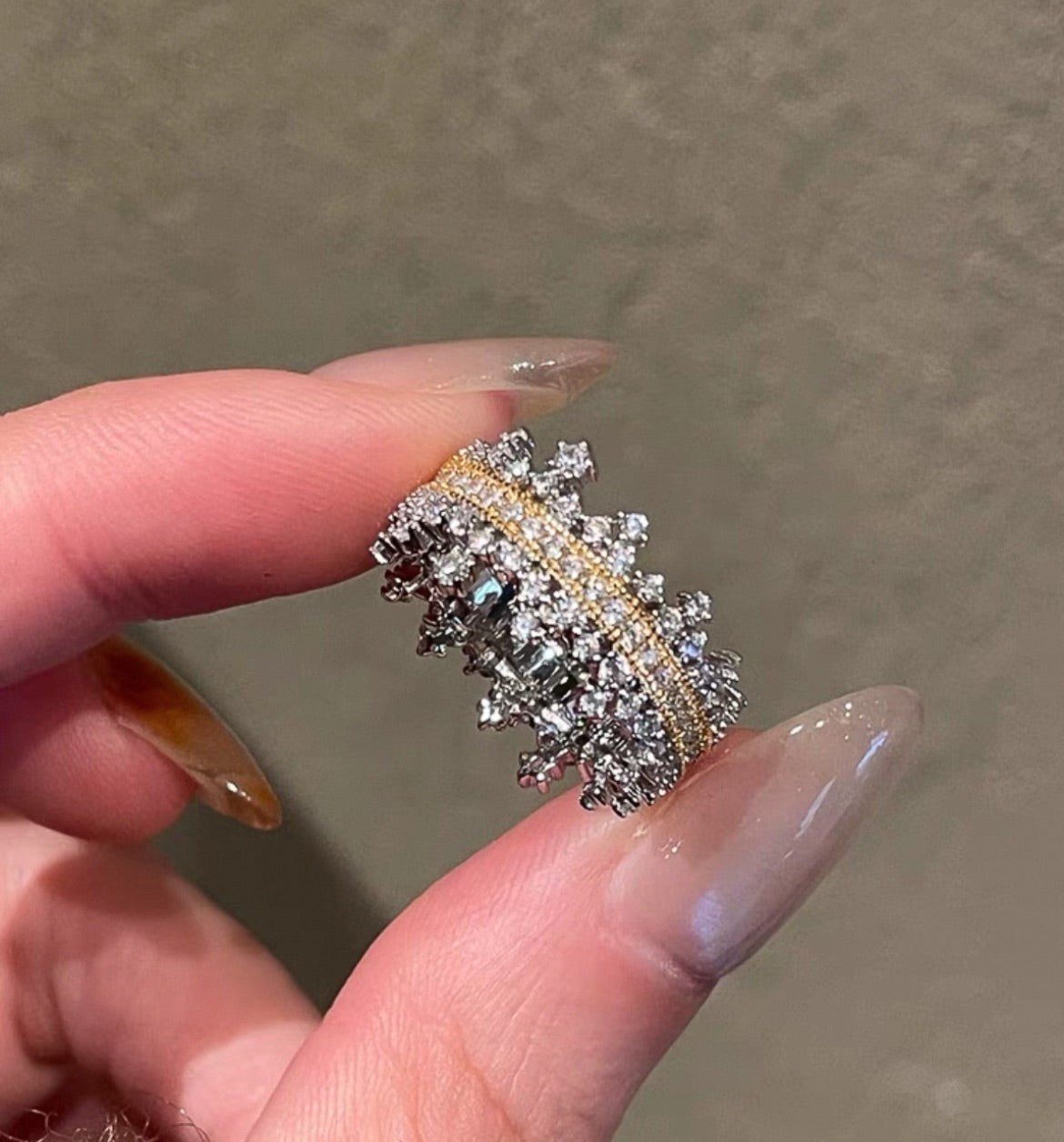 Serie Light Years | Anillo ajustable de extremo abierto Coronación Radiante