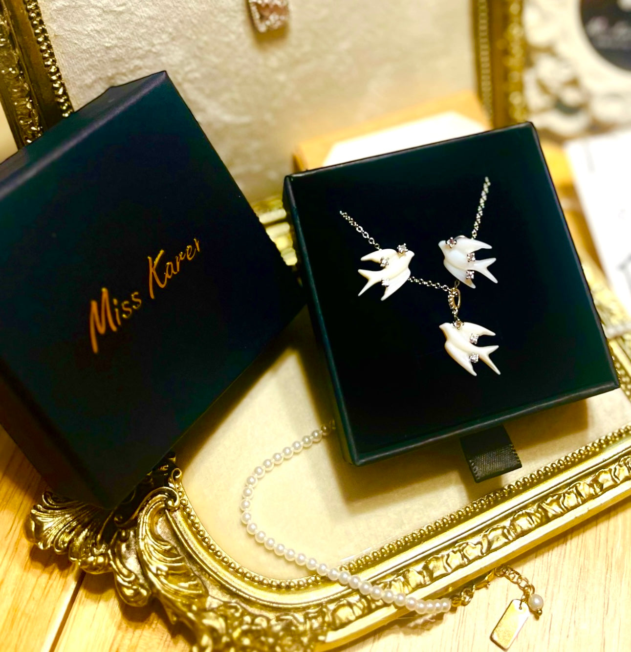 珍珠小姐系列｜〈自由飛鳥 Freedom Swallow〉