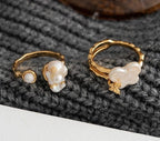 Anillo de agua dulce natural de la serie Poesía Barroca (ajustable)