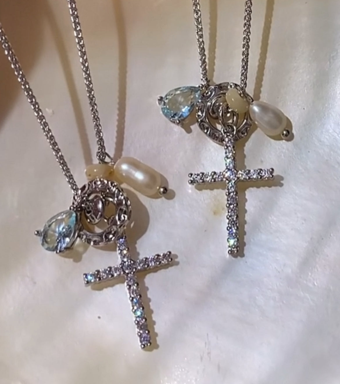 珍珠小姐｜星露十字項鍊Stellar Dew Cross Necklace
