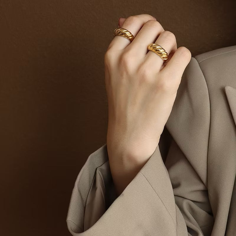 Anillo de cuerno de acero de titanio de 18 quilates estilo retro francés