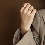 Anillo de cuerno de acero de titanio de 18 quilates estilo retro francés