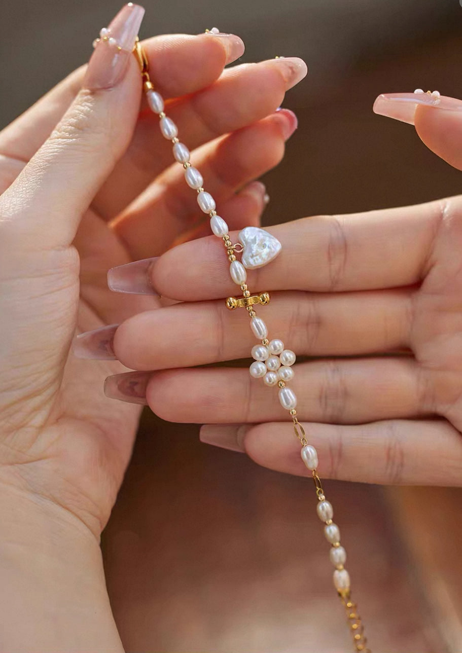 [Secret Crown. Pearl Series] Lady Mary's Prayer (Heart Pearl Flower Cross Bracelet)