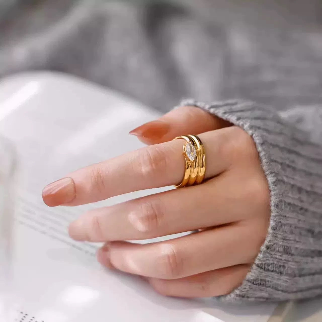 不鏽鋼寬版個性馬眼鋯石戒指