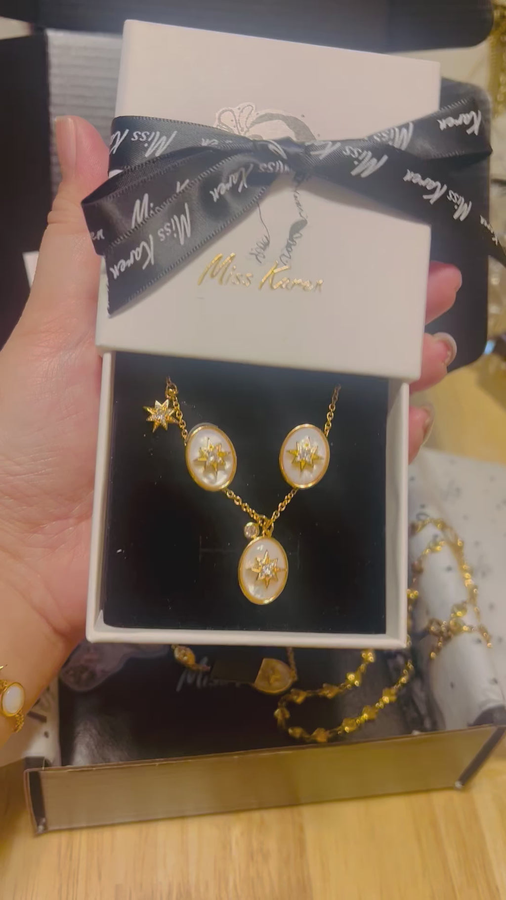 🌙 星月神話系列｜月光星芒天然白貝母耳飾