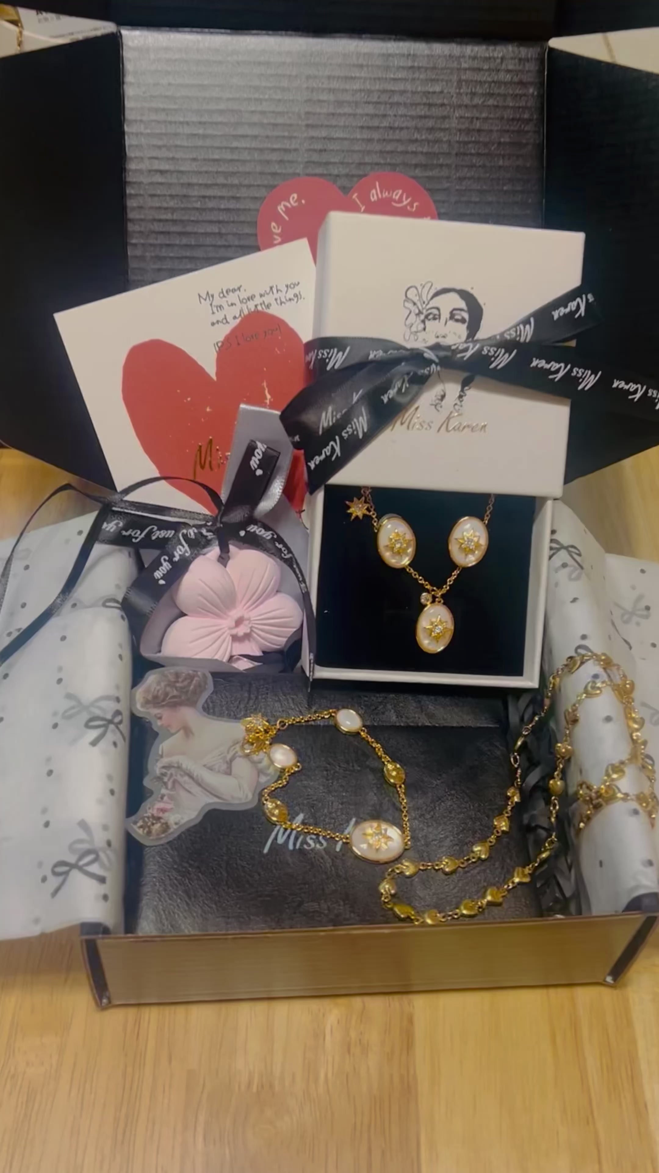 🌙 星月神話系列｜月光星芒天然白貝母項鍊